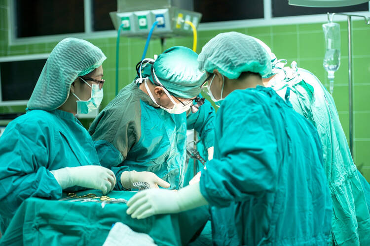 What does an surgical technician assistant do?